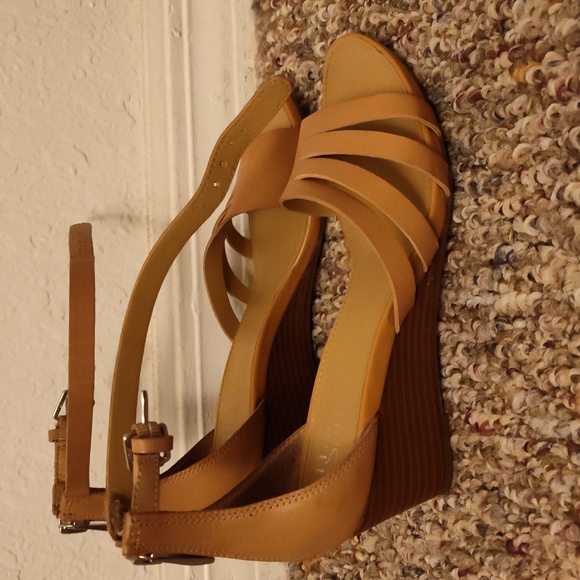 Shoe - Picture 3 of 4